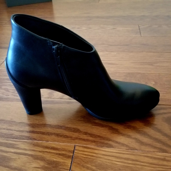 Geox Ankle Boots - Picture 2 of 8